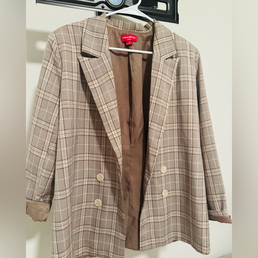 Chic Plaid Blazer in Beige - Picture 7 of 10